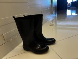 Rain boots image 1